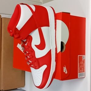 DS Nike Dunk High Unv Red